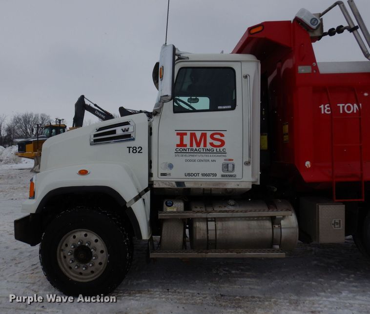 image for item AF9276 2014 Western Star 4700SF  dump truck