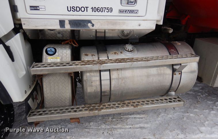 image for item AF9276 2014 Western Star 4700SF  dump truck