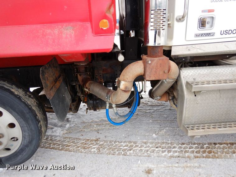 image for item AF9276 2014 Western Star 4700SF  dump truck