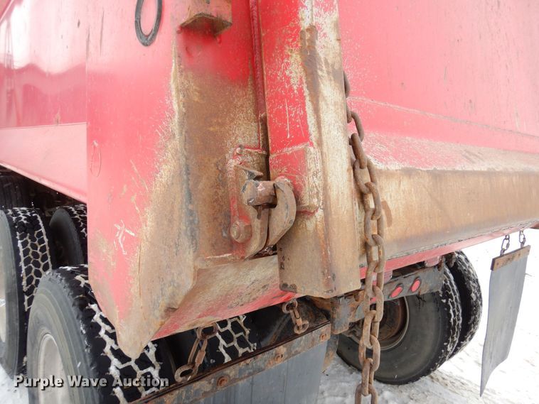 image for item AF9276 2014 Western Star 4700SF  dump truck