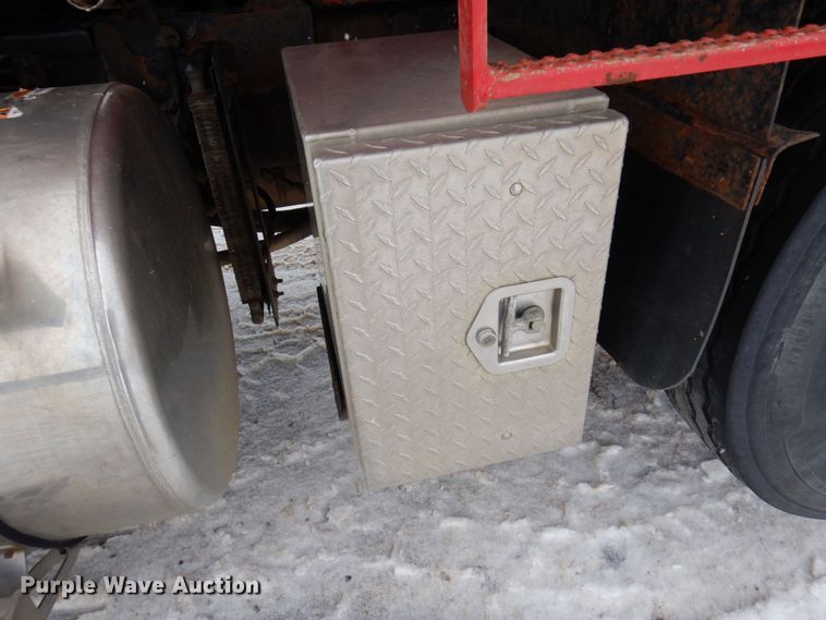 image for item AF9276 2014 Western Star 4700SF  dump truck