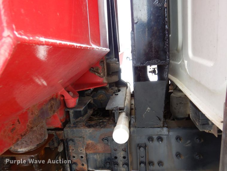 image for item AF9276 2014 Western Star 4700SF  dump truck