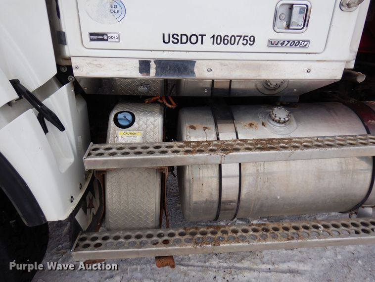 image for item AF9276 2014 Western Star 4700SF  dump truck