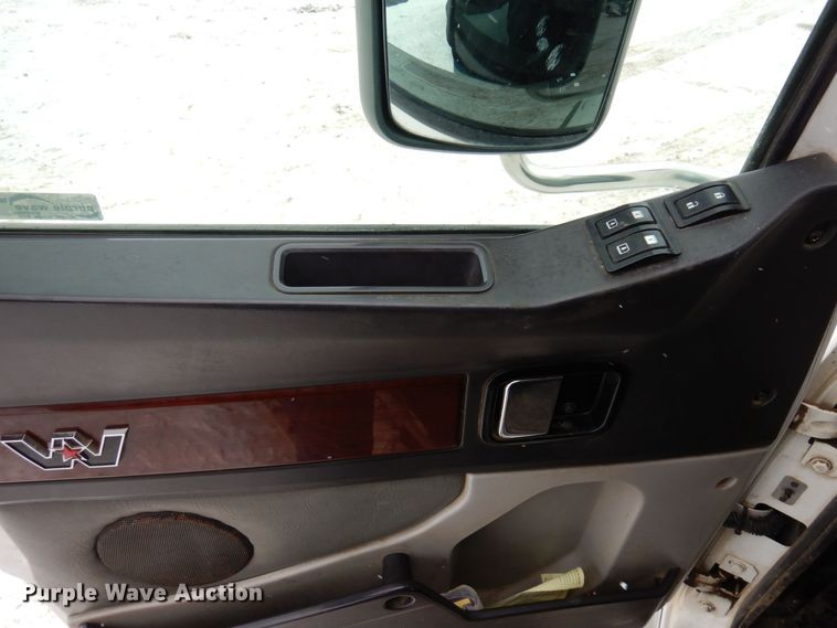 image for item AF9276 2014 Western Star 4700SF  dump truck