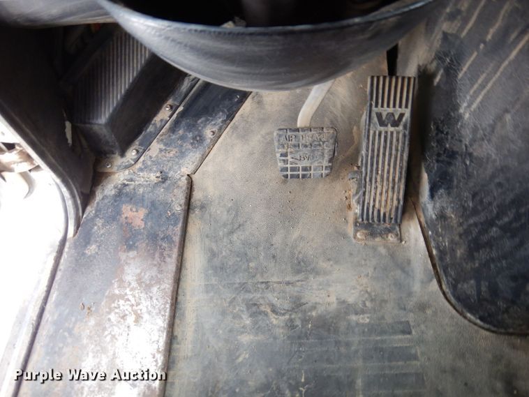 image for item AF9276 2014 Western Star 4700SF  dump truck