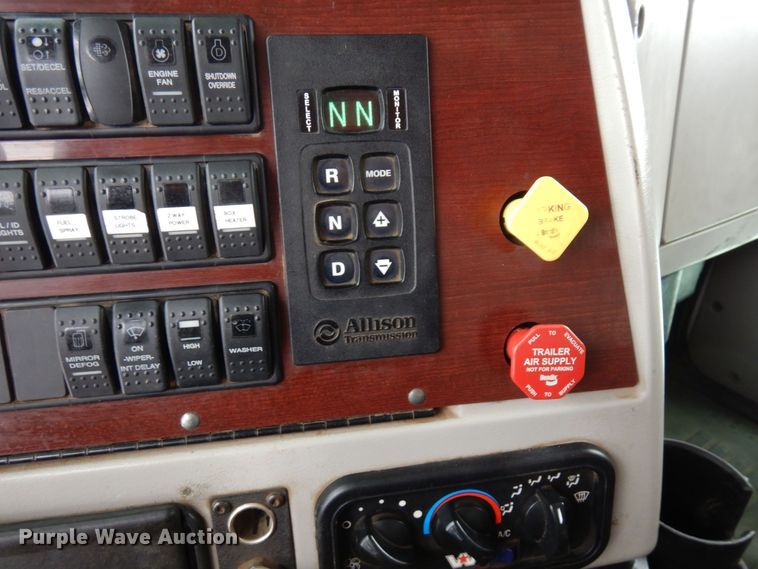 image for item AF9276 2014 Western Star 4700SF  dump truck