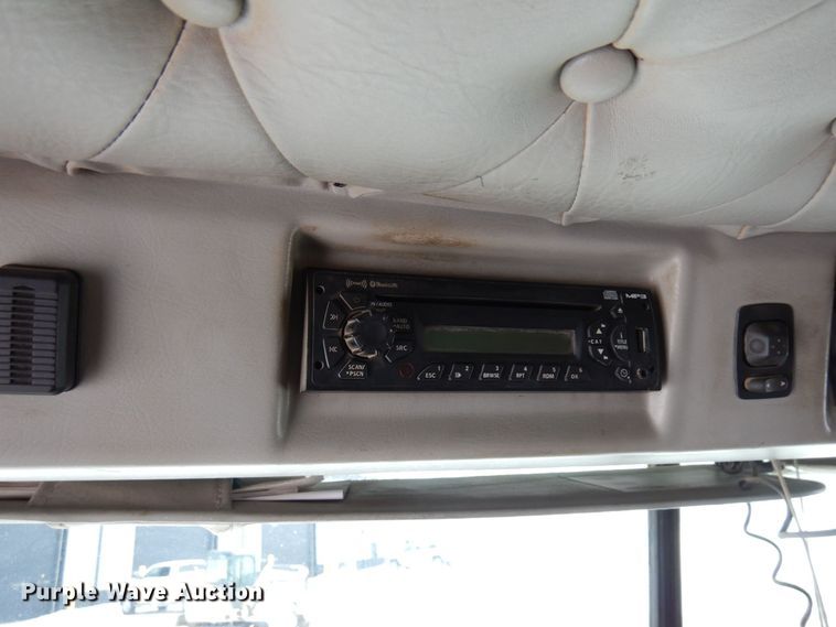 image for item AF9276 2014 Western Star 4700SF  dump truck