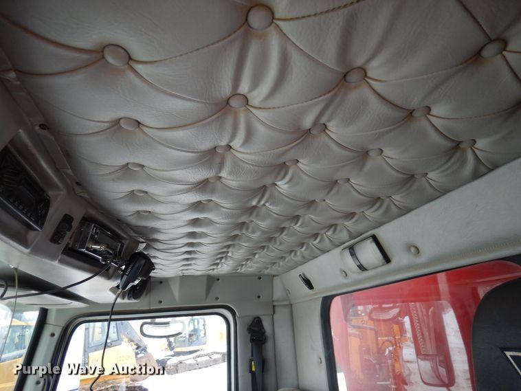 image for item AF9276 2014 Western Star 4700SF  dump truck