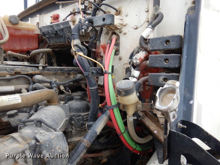 image for item AF9276 2014 Western Star 4700SF  dump truck