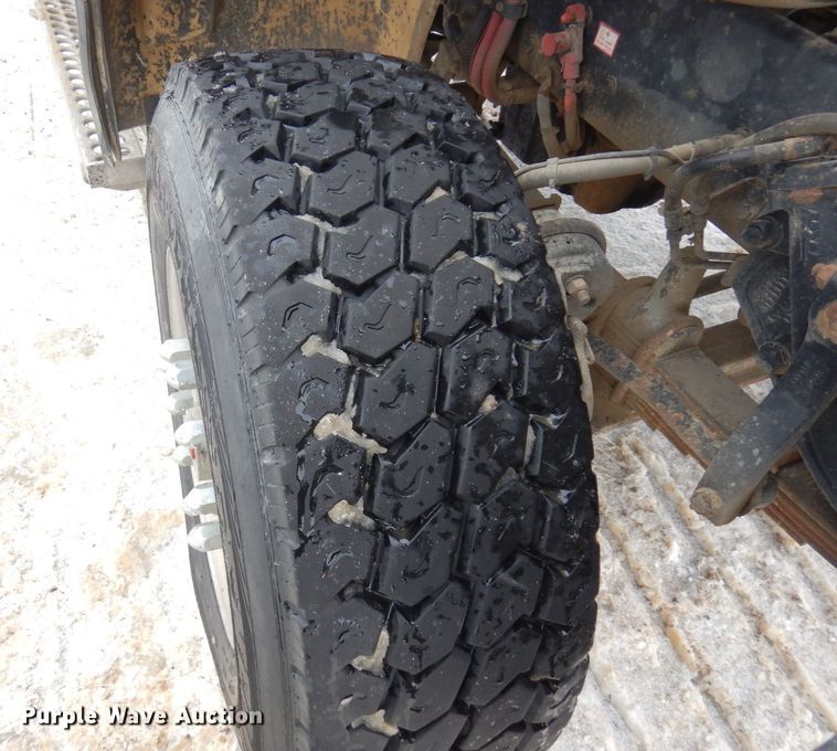 image for item AF9276 2014 Western Star 4700SF  dump truck