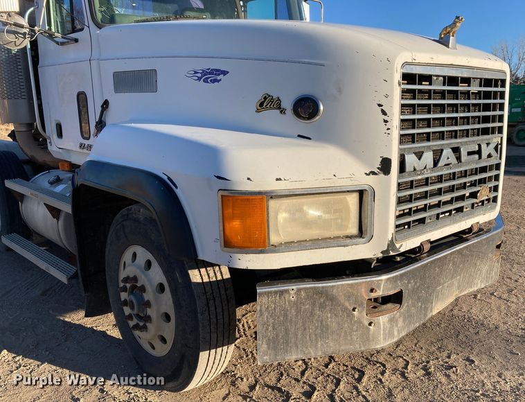 image for item DJ6150 1999 Mack CL713  semi truck