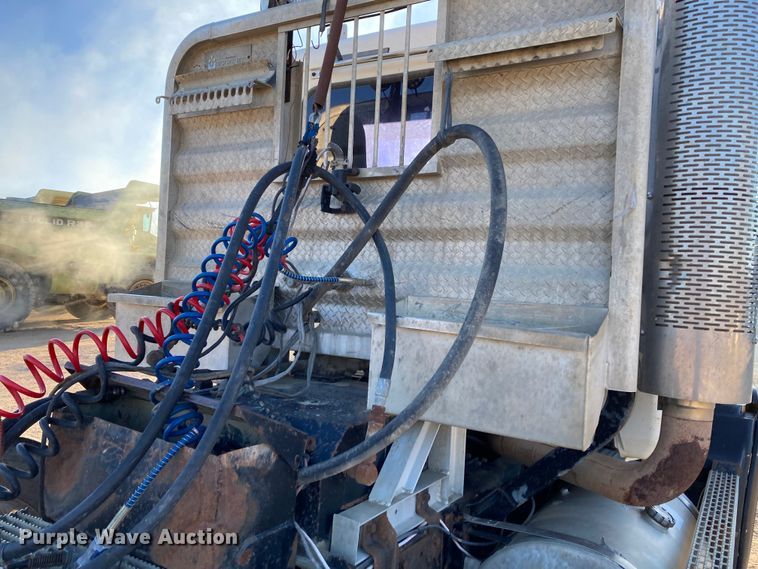 image for item DJ6150 1999 Mack CL713  semi truck