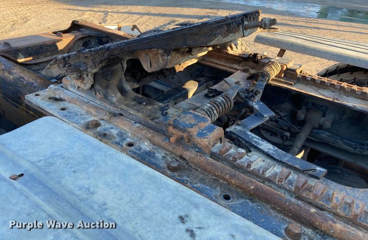 image for item DJ6150 1999 Mack CL713  semi truck