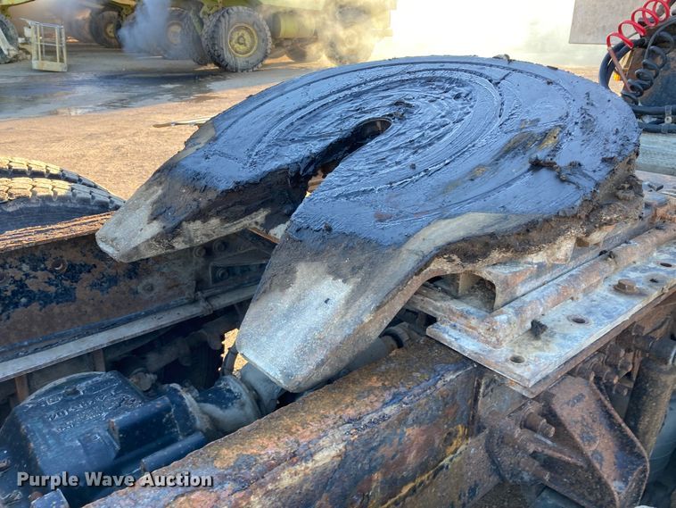 image for item DJ6150 1999 Mack CL713  semi truck