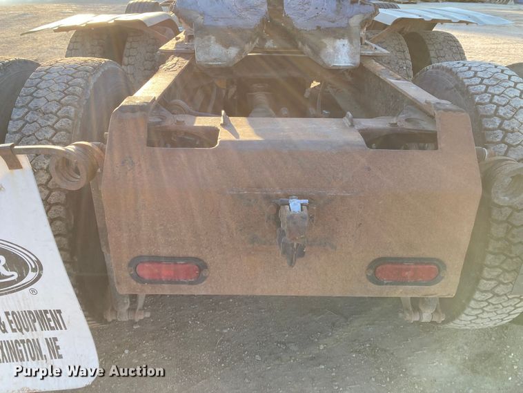 image for item DJ6150 1999 Mack CL713  semi truck