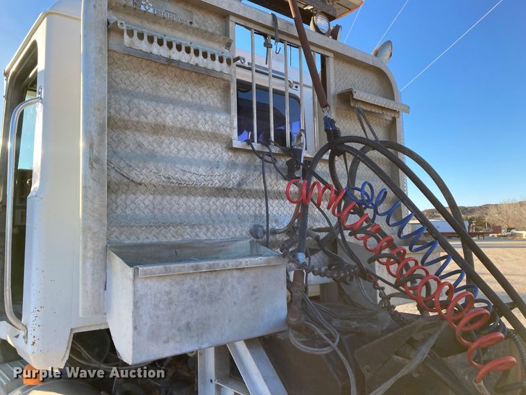 image for item DJ6150 1999 Mack CL713  semi truck