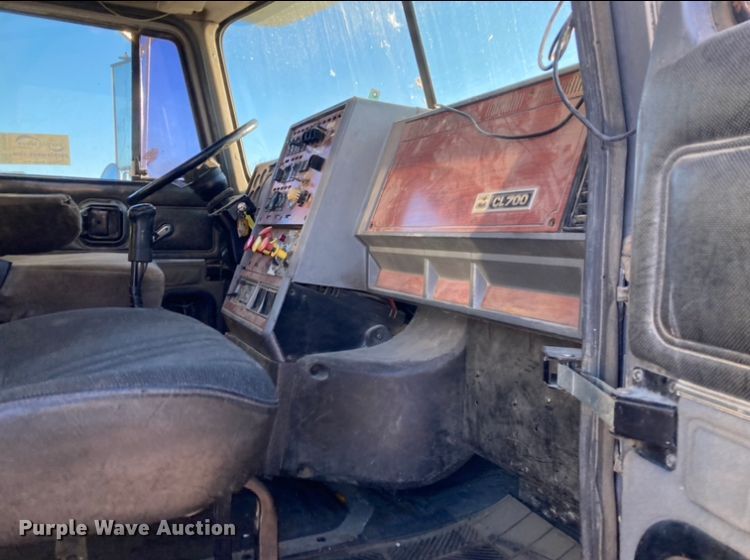 image for item DJ6150 1999 Mack CL713  semi truck