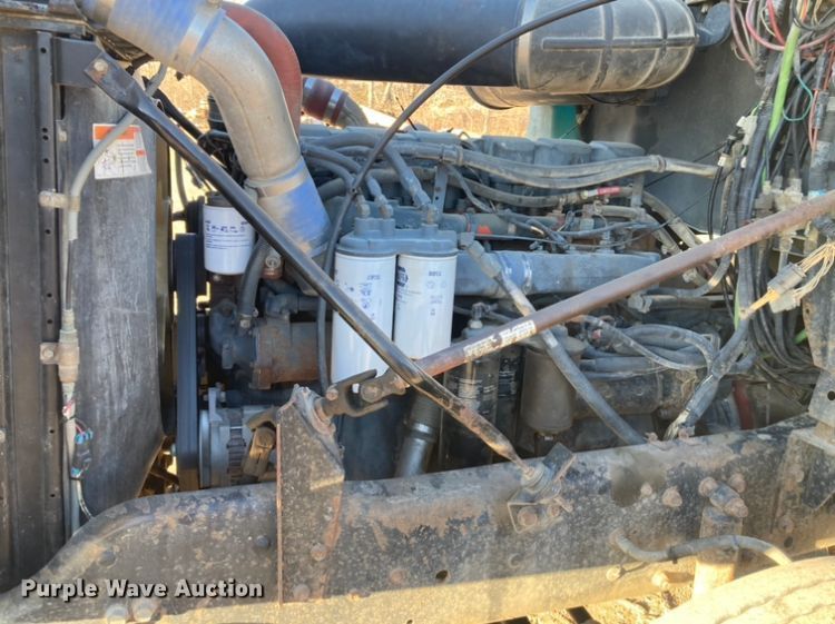 image for item DJ6150 1999 Mack CL713  semi truck