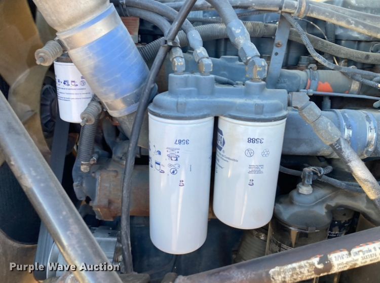 image for item DJ6150 1999 Mack CL713  semi truck