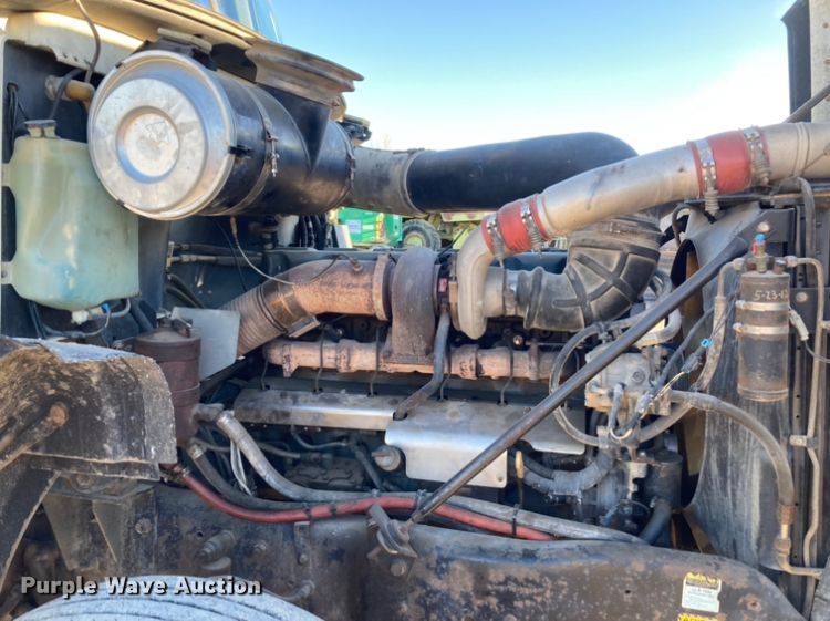 image for item DJ6150 1999 Mack CL713  semi truck