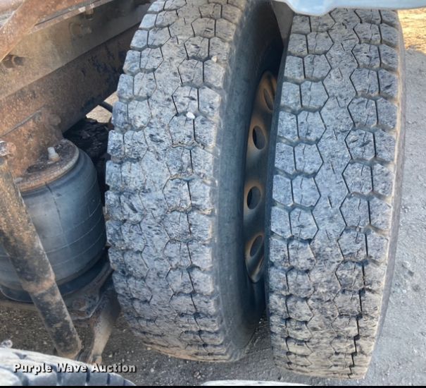 image for item DJ6150 1999 Mack CL713  semi truck