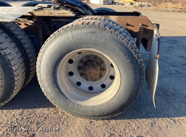 image for item DJ6150 1999 Mack CL713  semi truck