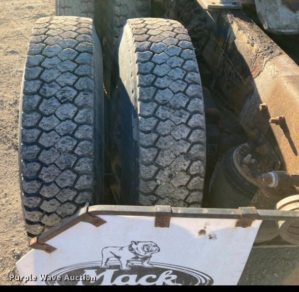 image for item DJ6150 1999 Mack CL713  semi truck