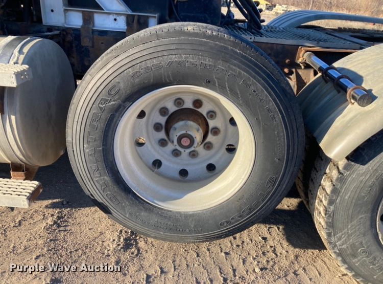 image for item DJ6150 1999 Mack CL713  semi truck