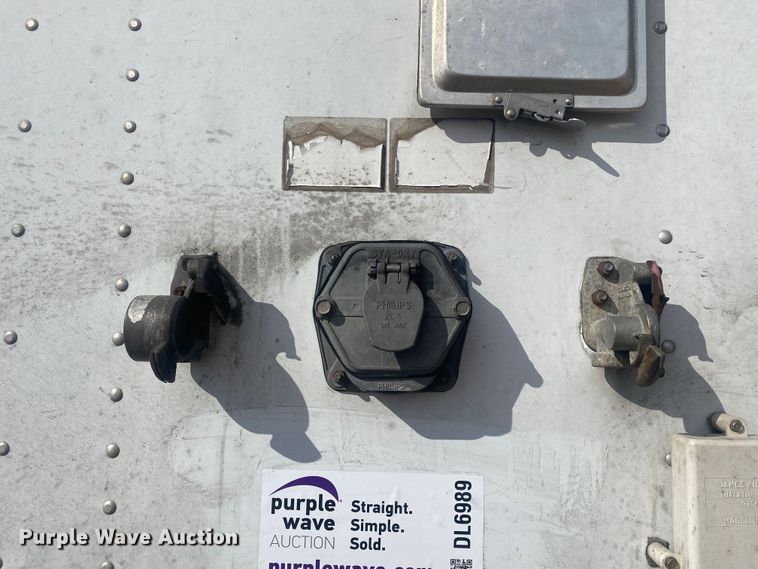 image for item DL6989 2012 Hyundai Translead  dry van trailer