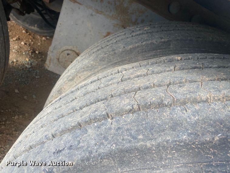 image for item DL6992 2014 Stoughton  dry van trailer