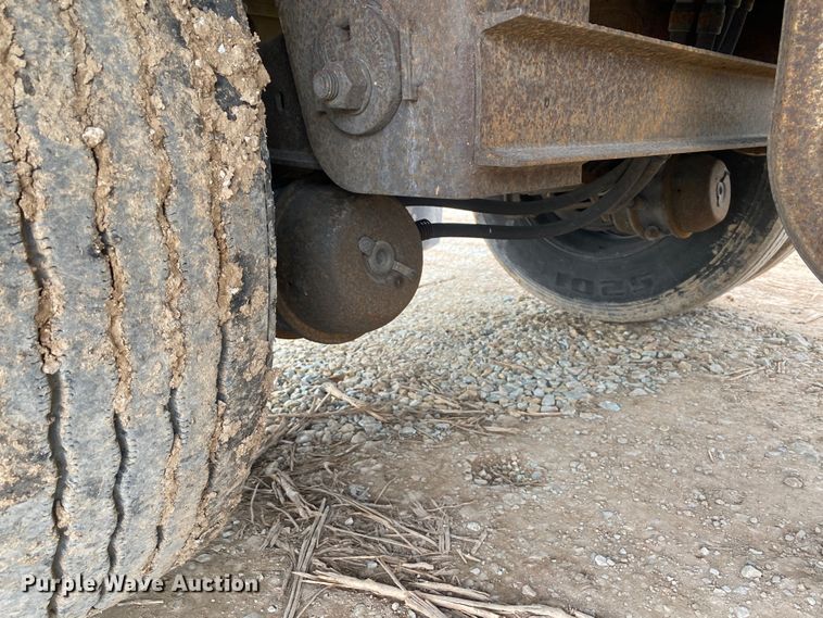 image for item DL6996 2005 Chaparral  flatbed trailer