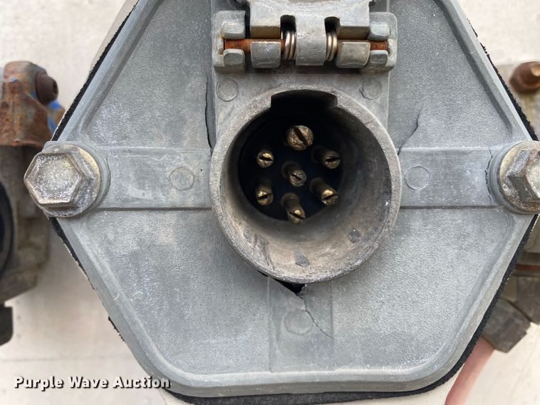 image for item DL6998 2001 Stoughton VIP4000  dry van trailer