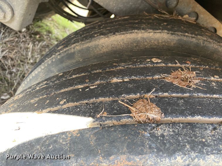 image for item DL6998 2001 Stoughton VIP4000  dry van trailer