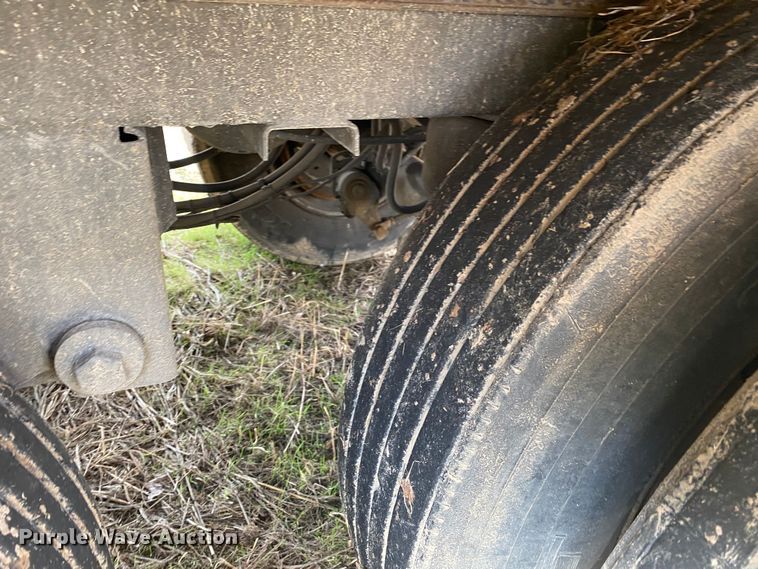 image for item DL6998 2001 Stoughton VIP4000  dry van trailer