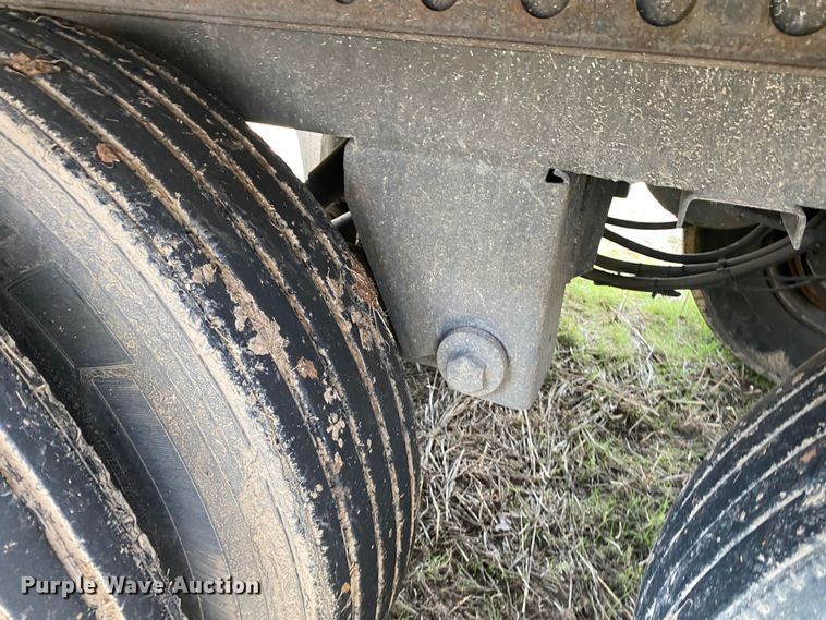 image for item DL6998 2001 Stoughton VIP4000  dry van trailer