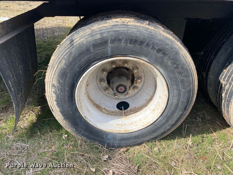 image for item DL6998 2001 Stoughton VIP4000  dry van trailer