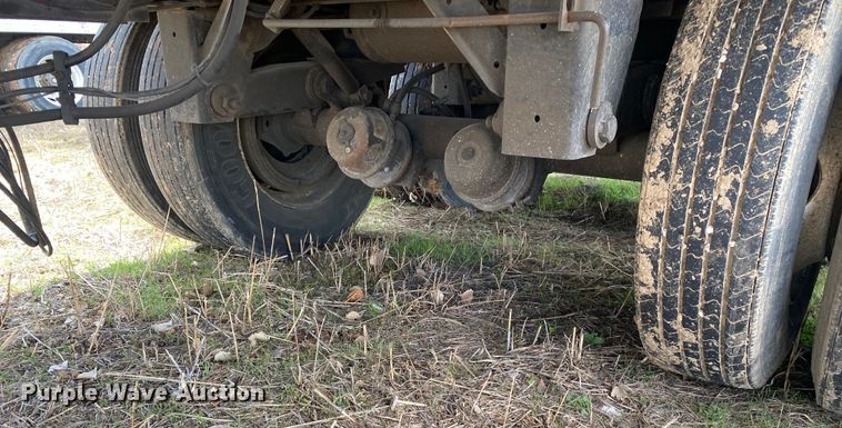 image for item DL6998 2001 Stoughton VIP4000  dry van trailer