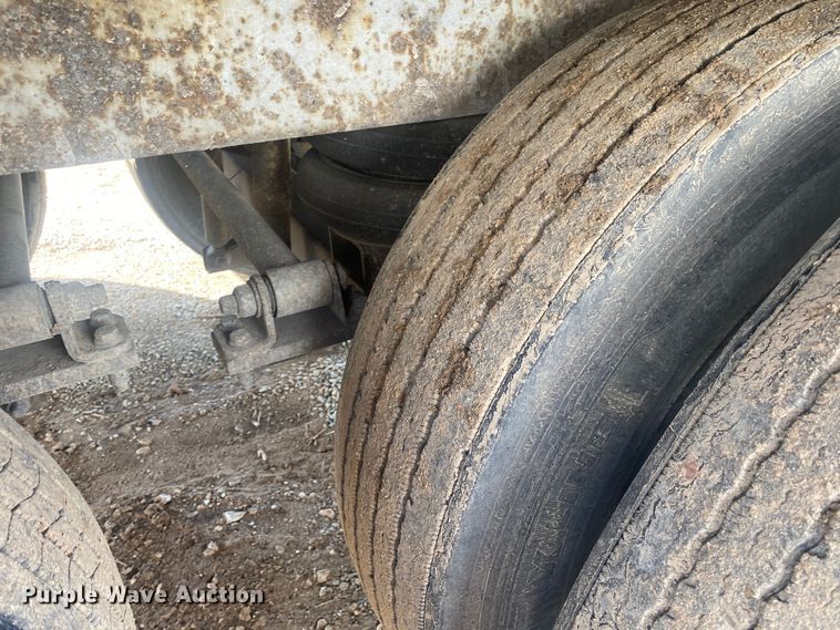 image for item DL7001 2004 Lufkin TFV-CLST  dry van trailer