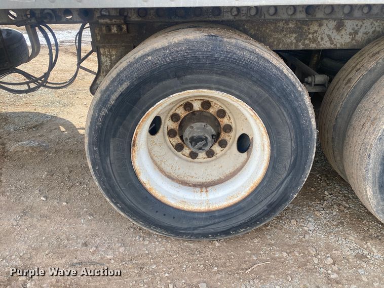 image for item DL7001 2004 Lufkin TFV-CLST  dry van trailer