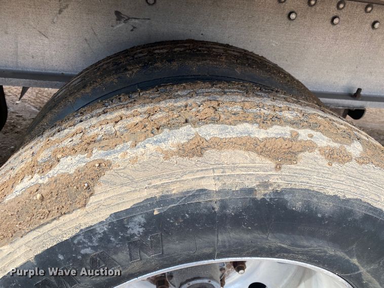 image for item DL7004 2005 Chaparral  flatbed trailer