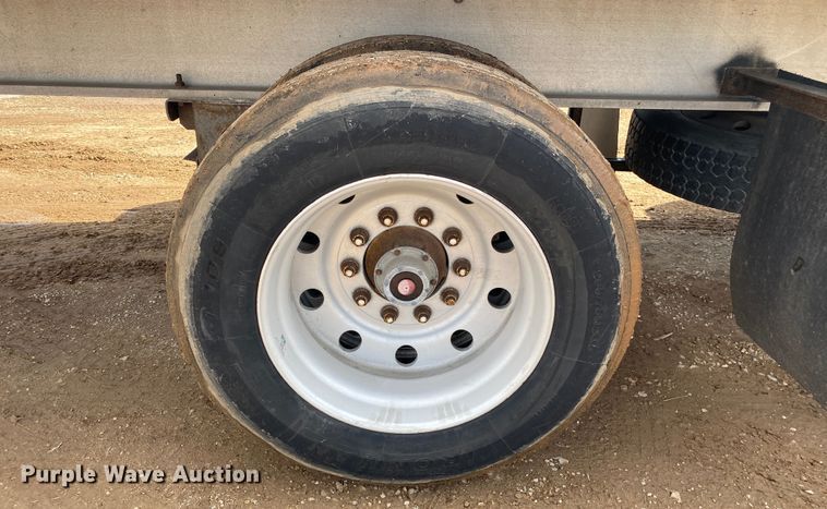 image for item DL7004 2005 Chaparral  flatbed trailer