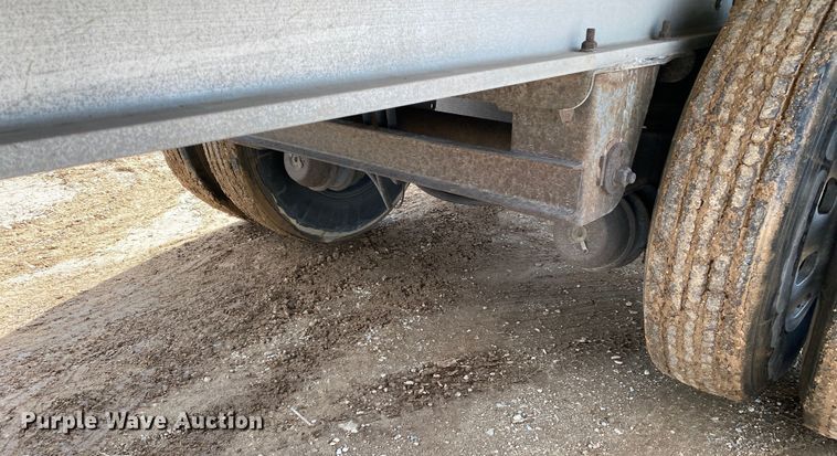 image for item DL7004 2005 Chaparral  flatbed trailer