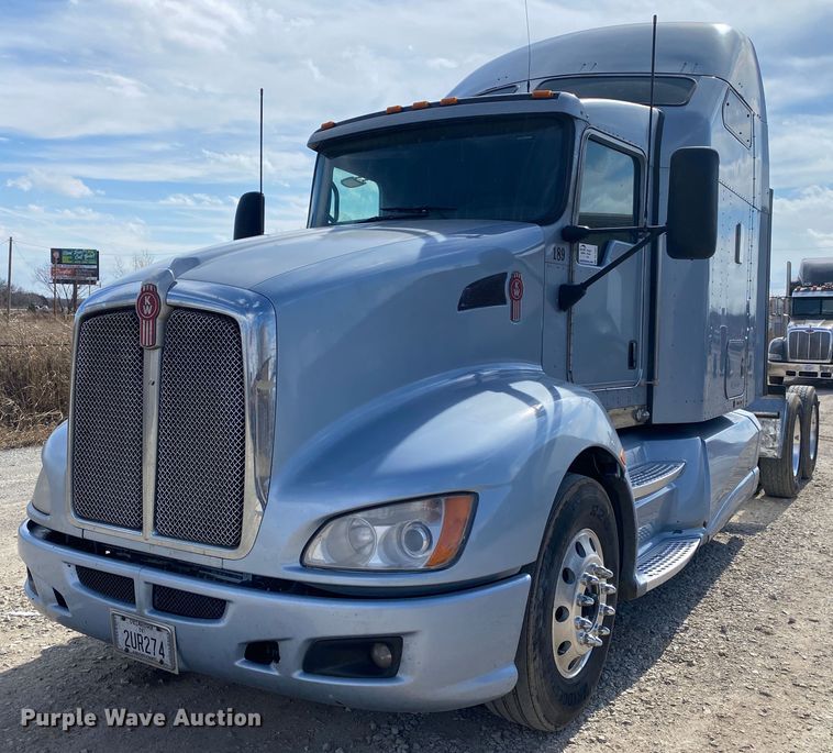 image for item DL7007 2009 Kenworth DS  semi truck