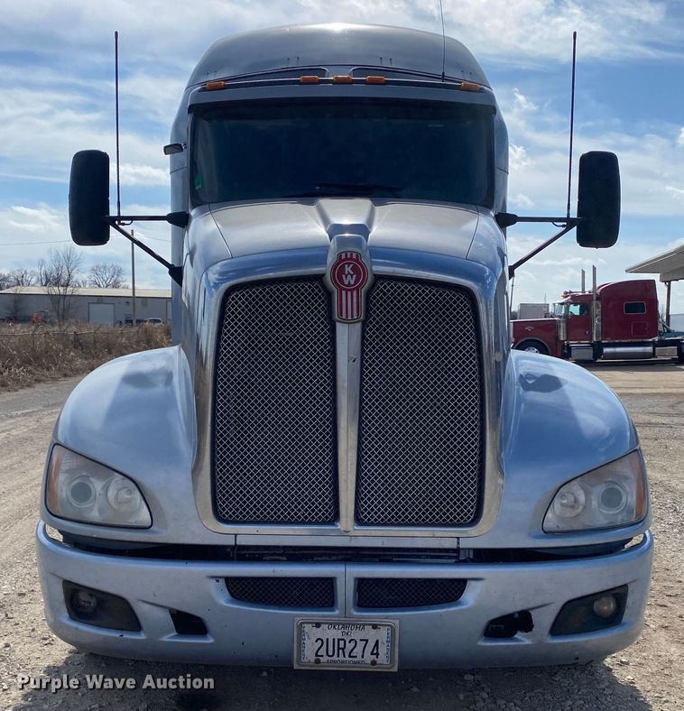 image for item DL7007 2009 Kenworth DS  semi truck