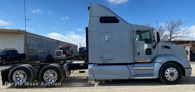 image for item DL7007 2009 Kenworth DS  semi truck