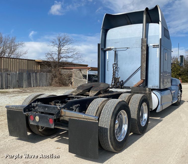 image for item DL7007 2009 Kenworth DS  semi truck