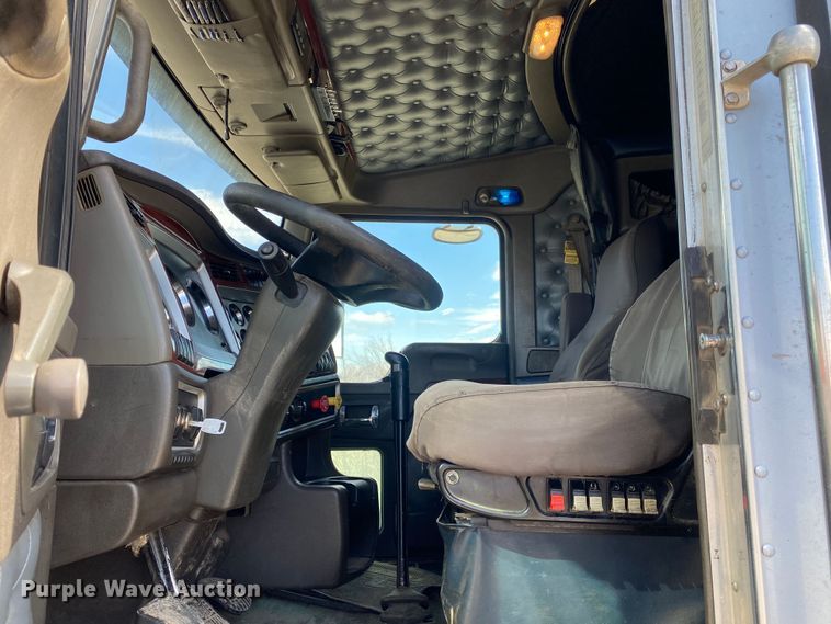 image for item DL7007 2009 Kenworth DS  semi truck