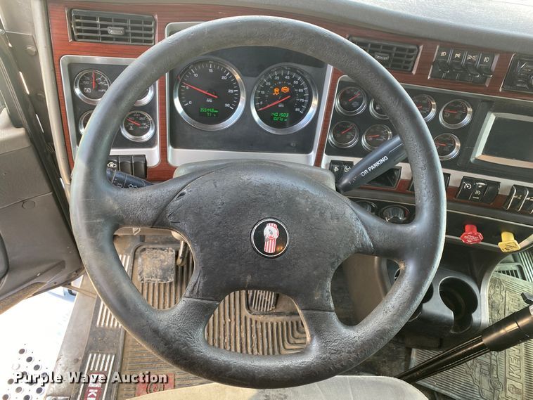 image for item DL7007 2009 Kenworth DS  semi truck