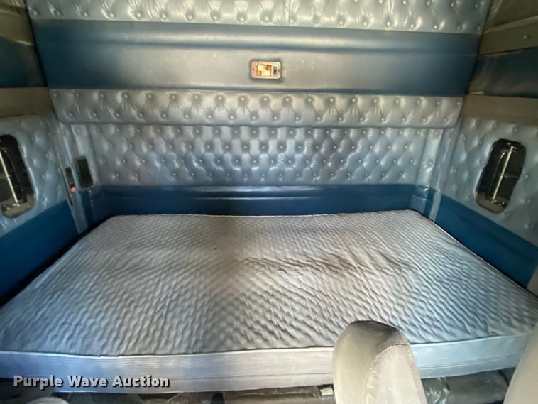 image for item DL7007 2009 Kenworth DS  semi truck