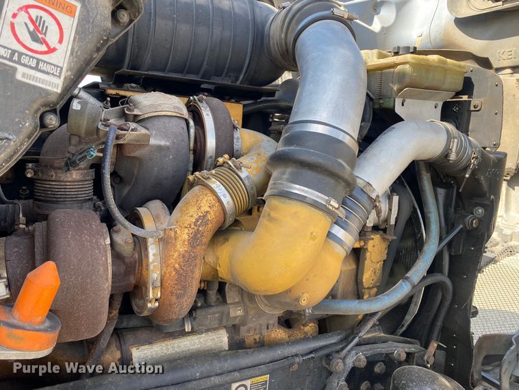 image for item DL7007 2009 Kenworth DS  semi truck